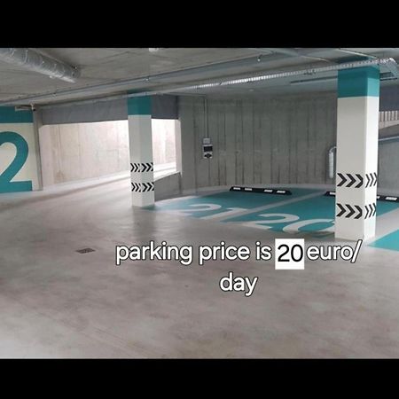 Happy Inn Vip, Self Check-In-24X7, A-C, Parking-In-The-Underground-Garage VNO Eksteriør billede
