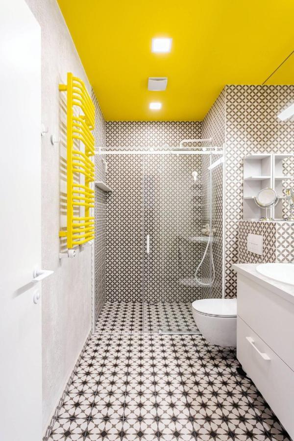 Happy Inn Vip, Self Check-In-24X7, A-C, Parking-In-The-Underground-Garage VNO Eksteriør billede