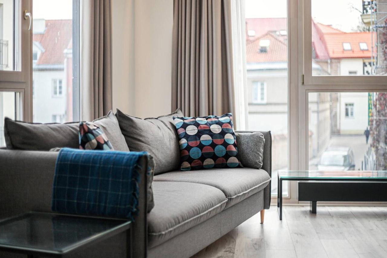 Happy Inn Vip, Self Check-In-24X7, A-C, Parking-In-The-Underground-Garage VNO Eksteriør billede